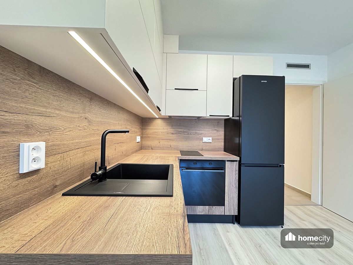 Pronájem bytu 1+kk 33 m²